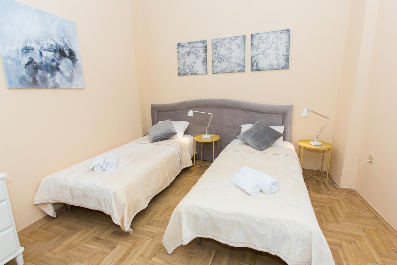 Apartamento Apartments Roman