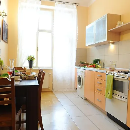 Apartments Roman Krasków Rom bilde