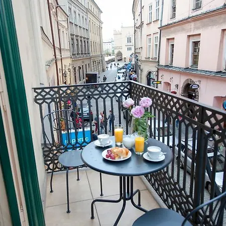 Apartments Roman Krasków Rom bilde