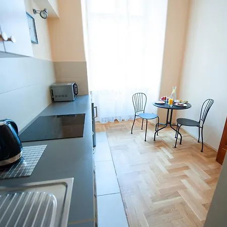 Apartments Roman Krasków Rom bilde