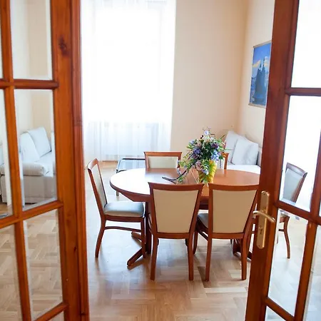Apartments Roman Krasków Rom bilde