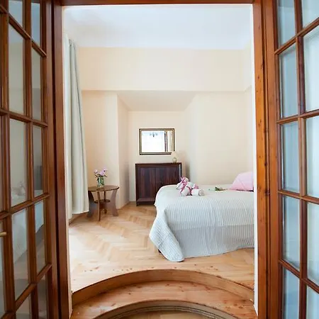 Apartments Roman Krasków Rom bilde
